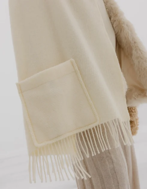 LapuanKankurit-Uni-pocket-shawl-white-3-scaled
