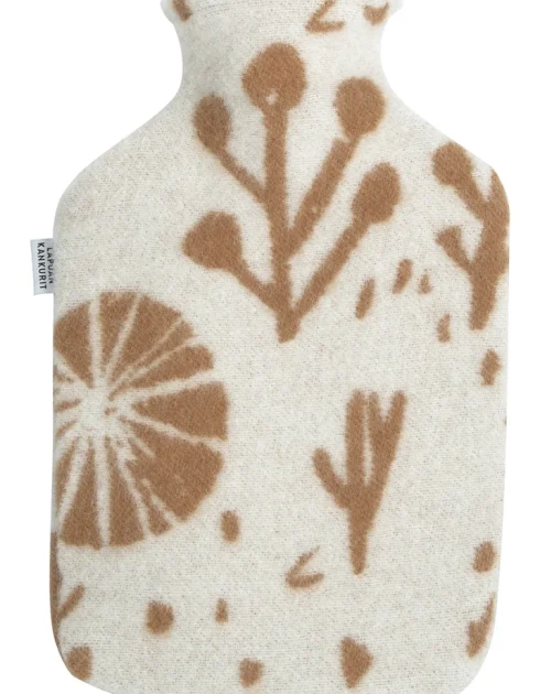 lapuankankurit_metsikko_hot_water_bottle_cognac-white-1-717x1024